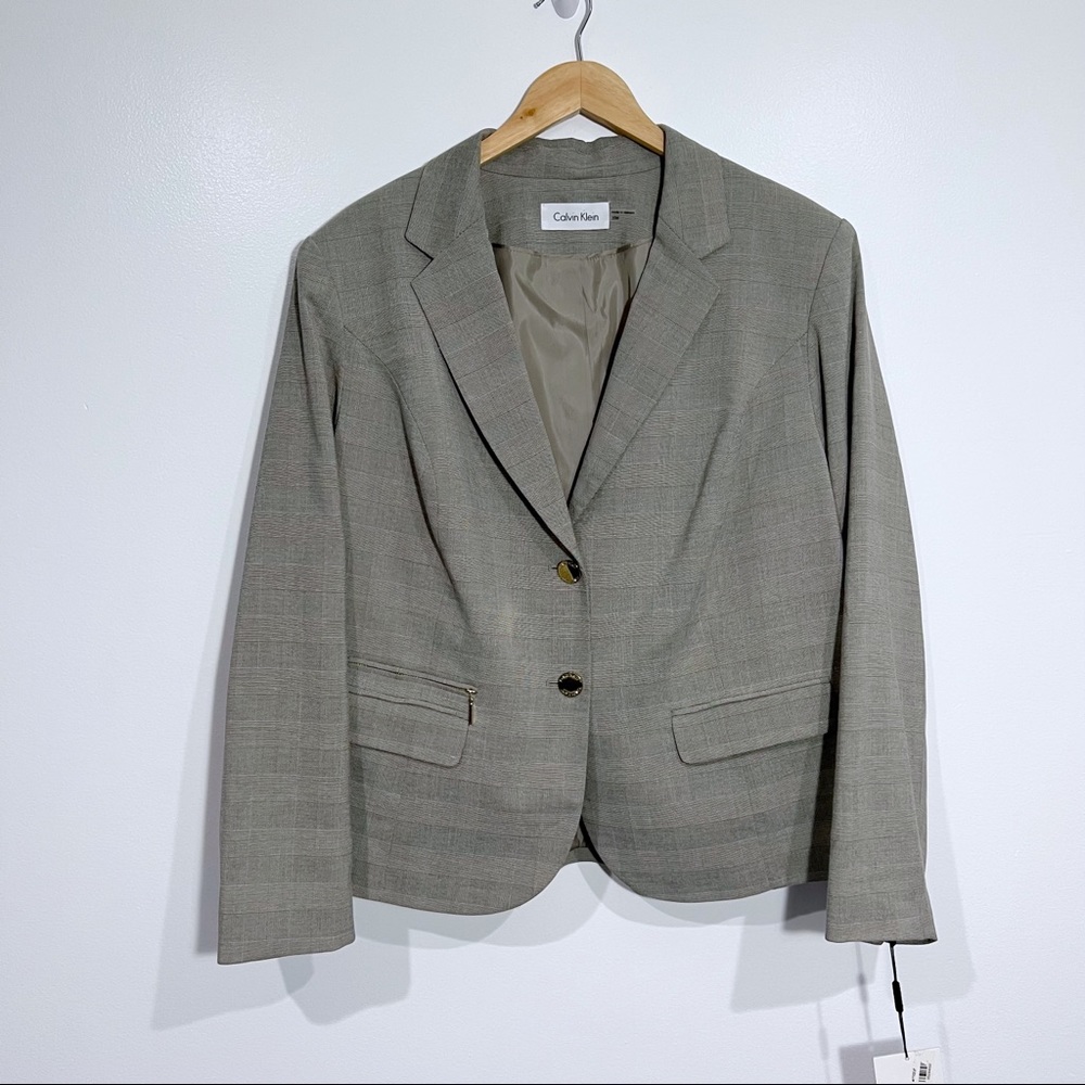Calvin Klein Women’s Plaid Blazer Two Button Closure Zippered Pocket Size 2X